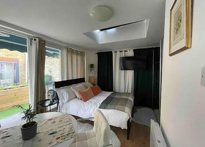 Cosy Studio On The Thames