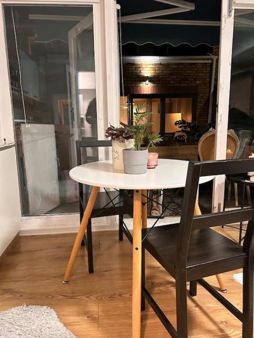 Cosy On The Thames Apartment London